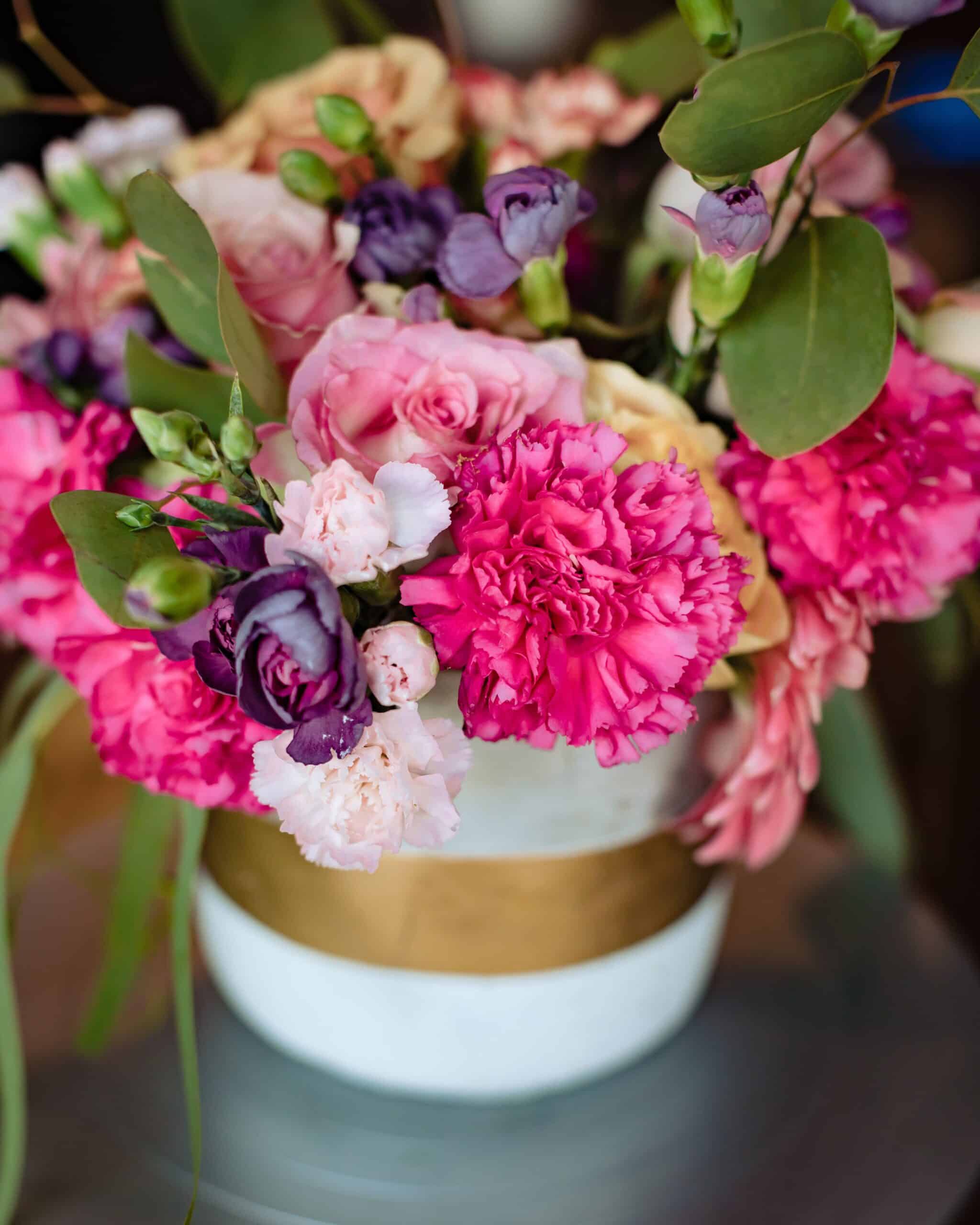Creating Eye-Catching Flower Arrangements: Step-by-Step Guide